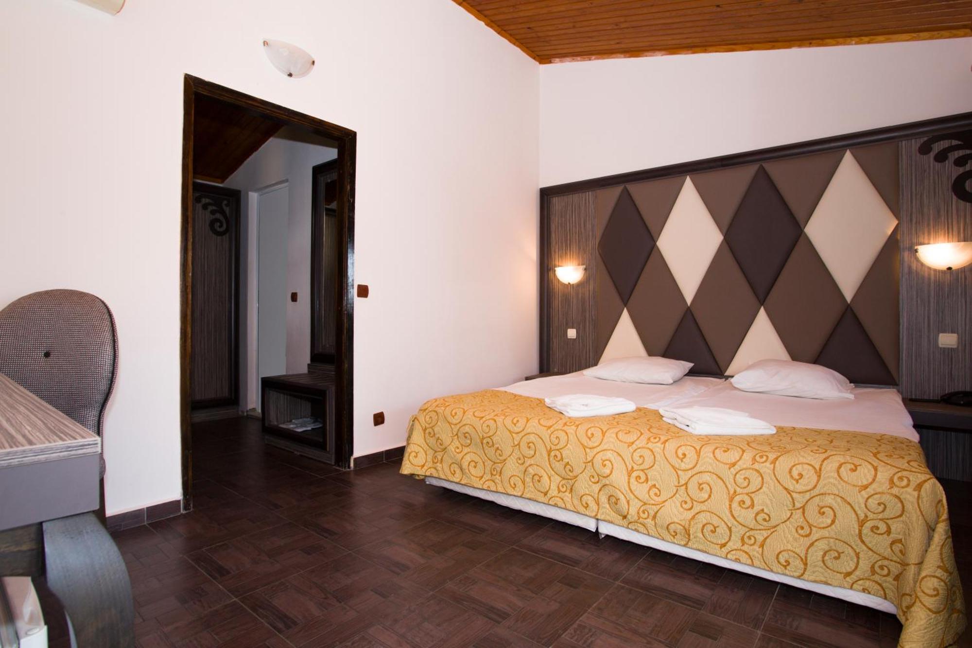 Villas Elenite Room photo